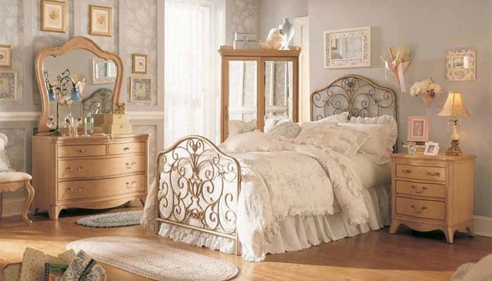 trang trí phòng ngủ theo phong cách cổ điển